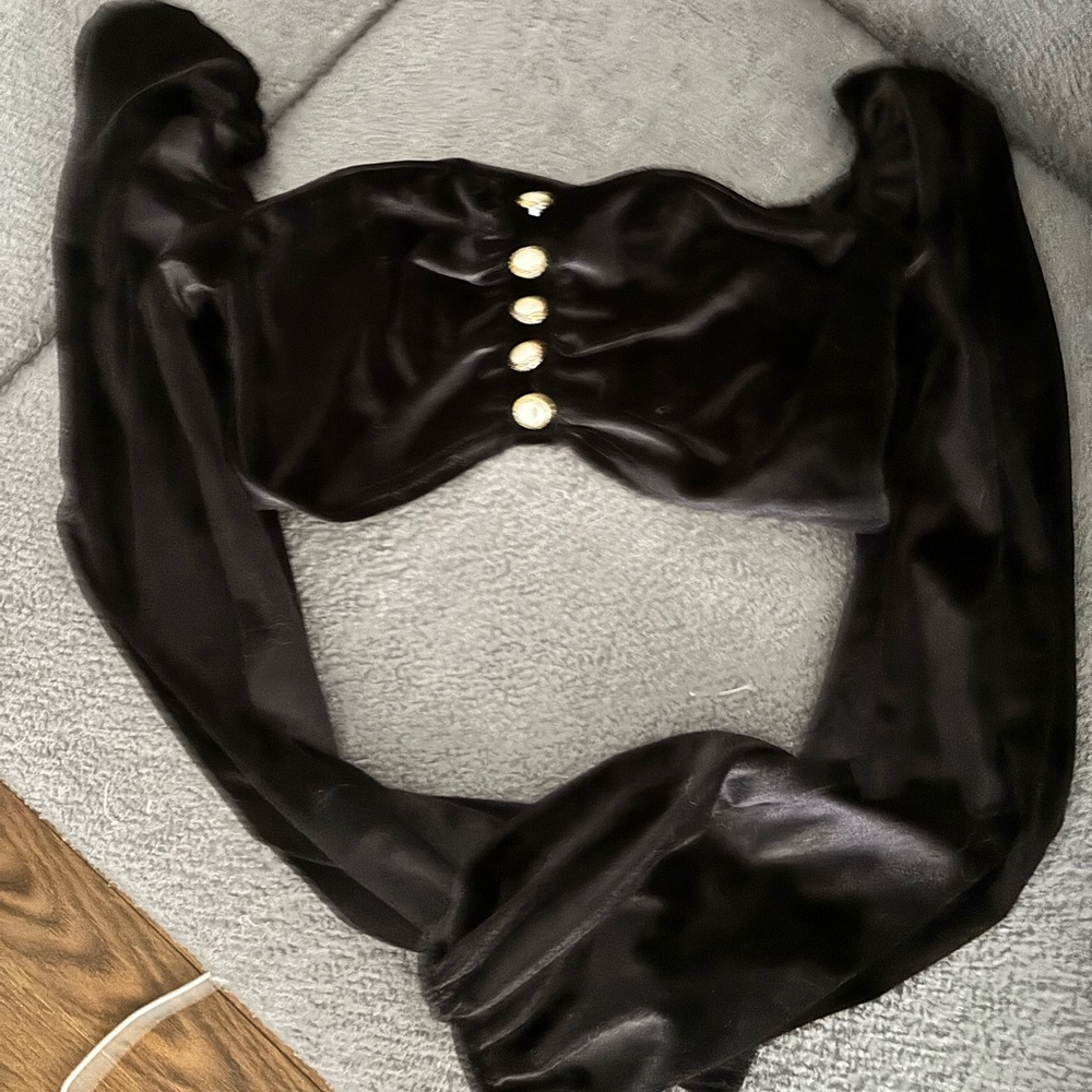NASTY GAL Soft On The Outside Velvet Crop Top in Black - Picture 4 of 5